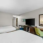 Hampton Inn & Suites Baltimore / Woodlawn